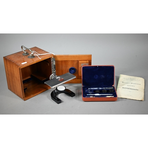 1235 - A teak-cased Fleischl's Haemoglobinometer (blood tester) with Miescher's modification by C Reichert,... 