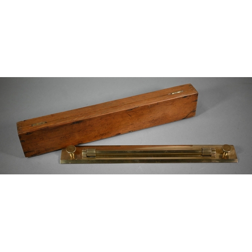 1236 - A vintage brass rolling ruler by UWW, Birmingham, 46 cm in stained pine case