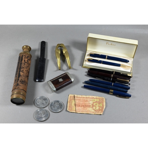 1044 - A boxed Parker Duofold fountain pen and pencil set, to/w a Parker Junior, Parker Victory, Parker Sli... 