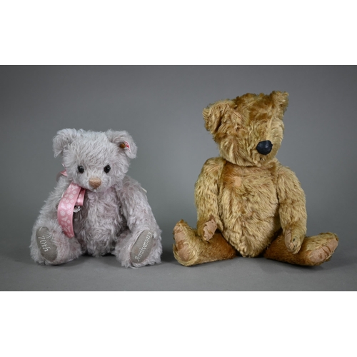 1193 - A Steiff Collector's Royal Commemorative 70th Wedding Anniversary bear, 29 cm to/w a vintage mohair ... 