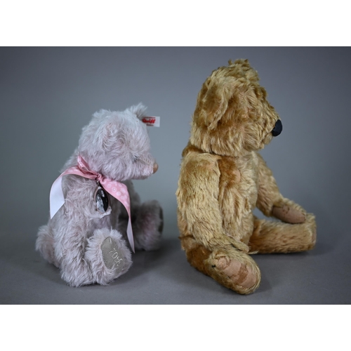 1193 - A Steiff Collector's Royal Commemorative 70th Wedding Anniversary bear, 29 cm to/w a vintage mohair ... 