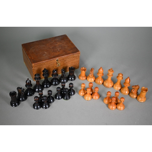 1222 - A late 19th century part Jacques Staunton pattern Chess set, box wood and ebonised boxwood, with wei... 