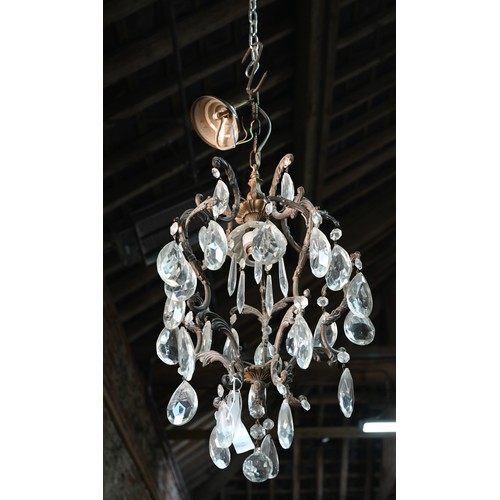 947 - A gilt metal framed large crystal hung single light fitting, with ceiling fitting, approx. 60 cm x 3... 