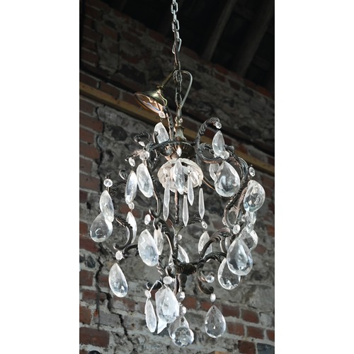 947 - A gilt metal framed large crystal hung single light fitting, with ceiling fitting, approx. 60 cm x 3... 