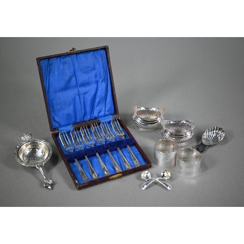 158 - A cased set of six silver pastry forks with Art Deco finials, Bennett & Heron, Sheffield 1946, t... 