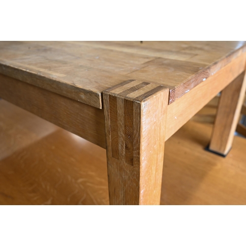 431 - A modern oak rectangular coffee table, 110 cm wide x 65 cm deep x 44 cm high