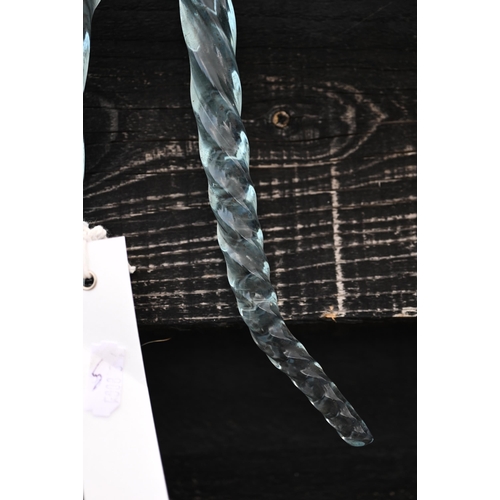 575 - A twisted glass shepherd's crook, 150 cm