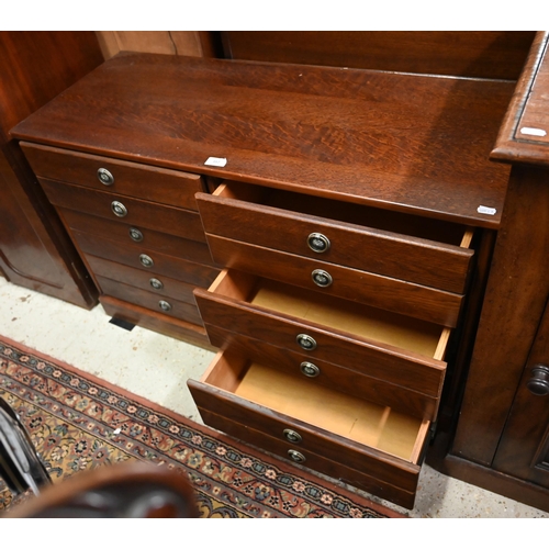 482 - # An oak veneered six drawer chest (each drawer looks like two), 98 x 40 x 60 cm h