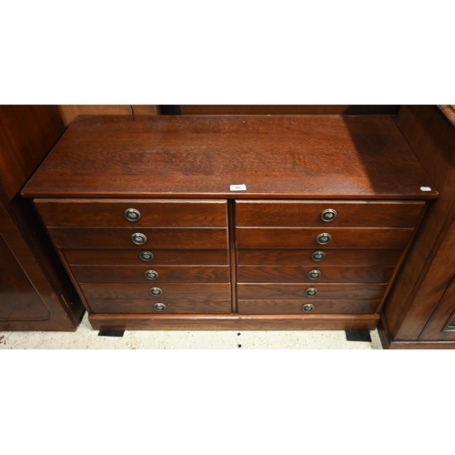 482 - # An oak veneered six drawer chest (each drawer looks like two), 98 x 40 x 60 cm h