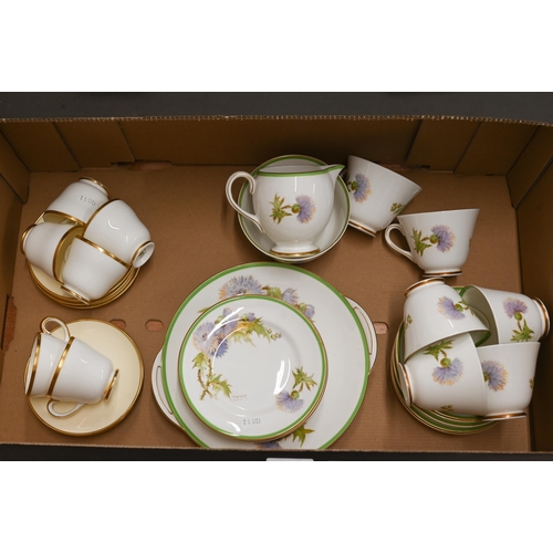 121 - A Royal Doulton china 'Glamis Thistle' tea service for six (21 pieces) to/w a set of six Wedgwood cr... 