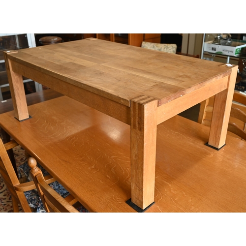 435 - A modern oak rectangular coffee table, 110 cm wide x 65 cm deep x 44 cm high