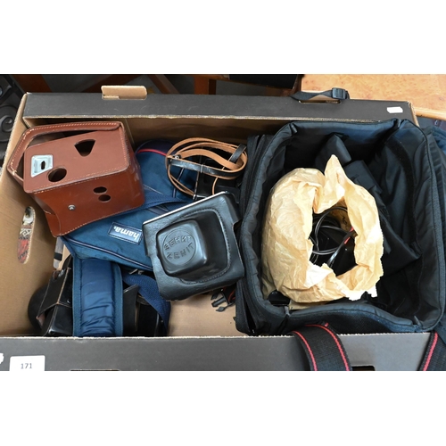 171 - A quantity of cameras including Nikon D3200 digital SLR camera, SLR lenses, vintage cameras, etc all... 