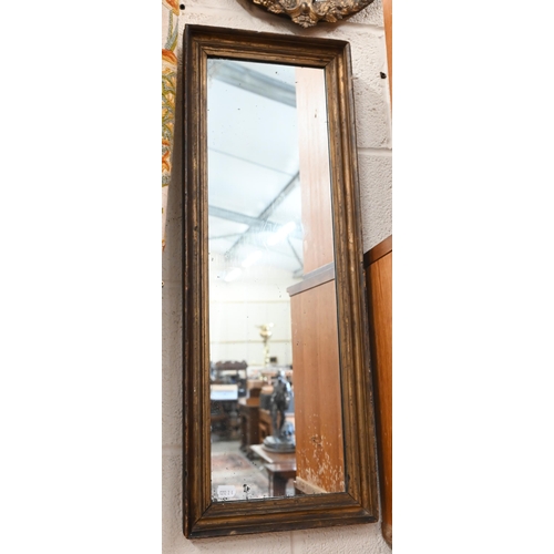 324 - A bevelled oval wall mirror in decorative gilt frame, 45 cm wide x 64 cm high to/w rectangular gilt ... 