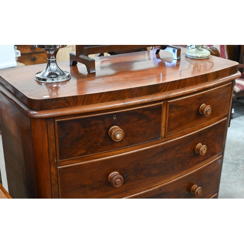 346 - A Victorian mahogany bowfront chest of two short over three long drawers, 118 x 54 x 110 cm h