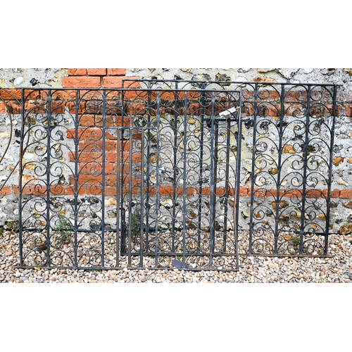 46 - A pair of wrought iron gates - used and a/f (2)