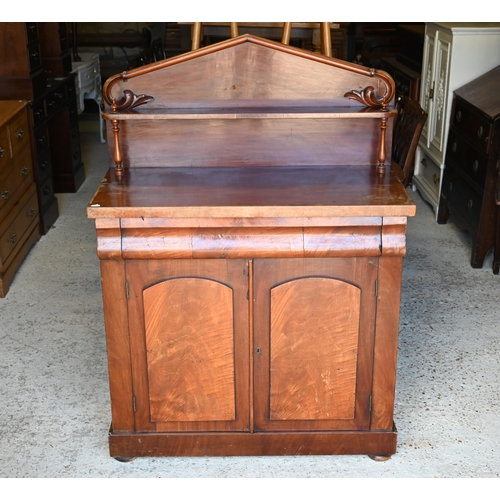 486 - A late 19th/20th century mahogany stageback chiffonier a/f, 92 x 43 x 110 cm h