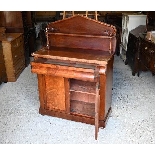 486 - A late 19th/20th century mahogany stageback chiffonier a/f, 92 x 43 x 110 cm h