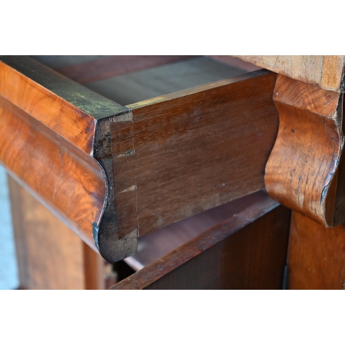 486 - A late 19th/20th century mahogany stageback chiffonier a/f, 92 x 43 x 110 cm h