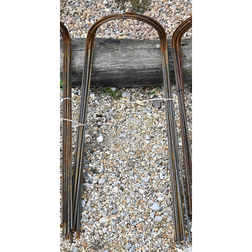49 - Ten large, weathered steel curved garden frames, 100 cm x 40 cm (10)