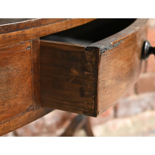 534 - A Georgian mahogany corner washstand