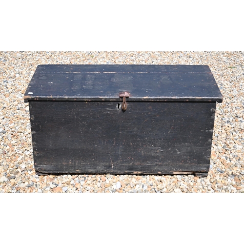 73 - An old painted pine blanket box, 99 cm x 43 cm x 47 cm