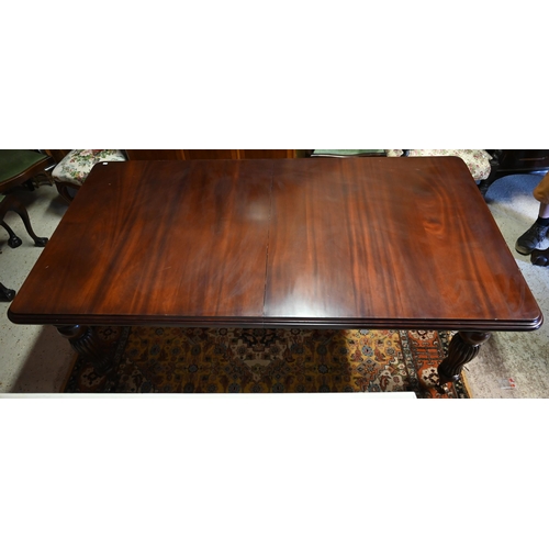 92 - A Regency style mahogany extending dining table with single wide leaf raised on bobbin reeded turned... 