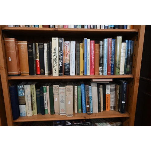 152 - A large quantity of books, mostly social history and art, on six shelves