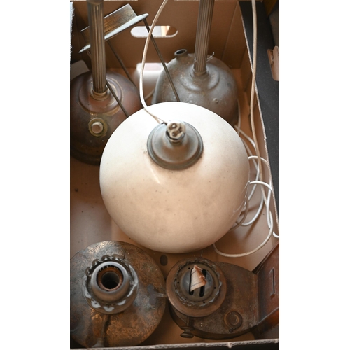 163 - Four vintage parafin lamps and a globular ceramic lamp base (a/f) (box)