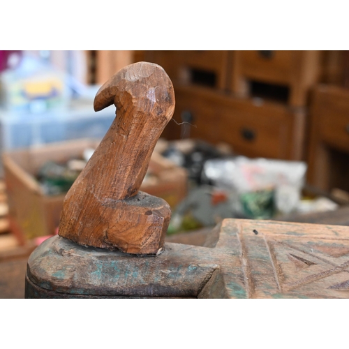 201 - A Mayan-style terracotta 'Circle of Friends' group, 25 cm to/w a tribal carved wood box with swivel ... 