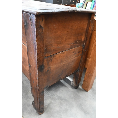 220 - A large antique oak coffer, 126 cm wide x 55 cm deep x 88 cm high