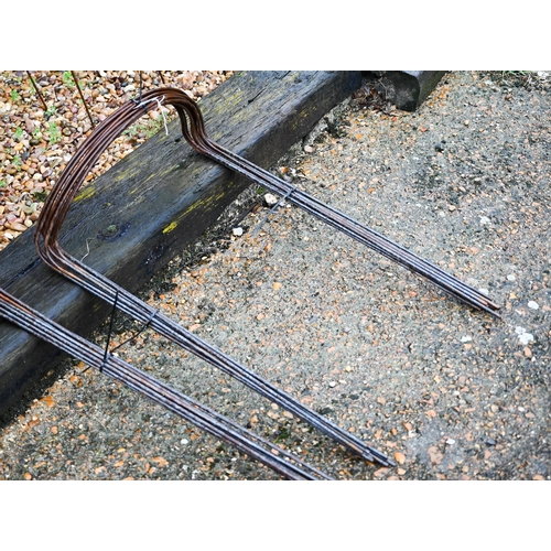 28 - Ten weathered steel curved garden frames, 88 x 60 (10)