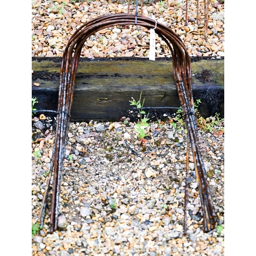35 - Ten weathered steel curved garden frames, 65 x 37 cm (10)
