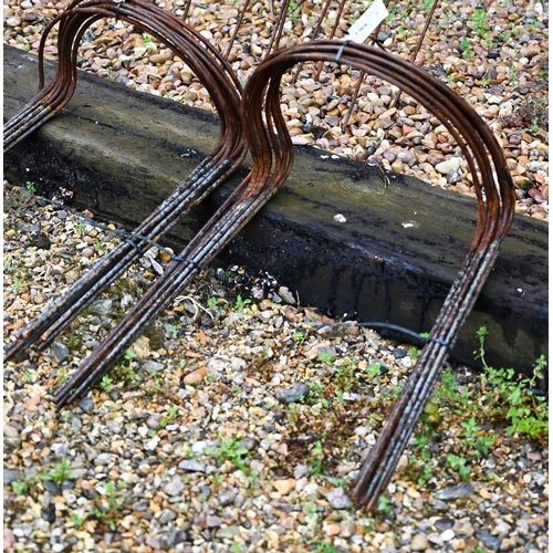 36 - Ten weathered steel curved garden frames, 50 x 34 cm (10)