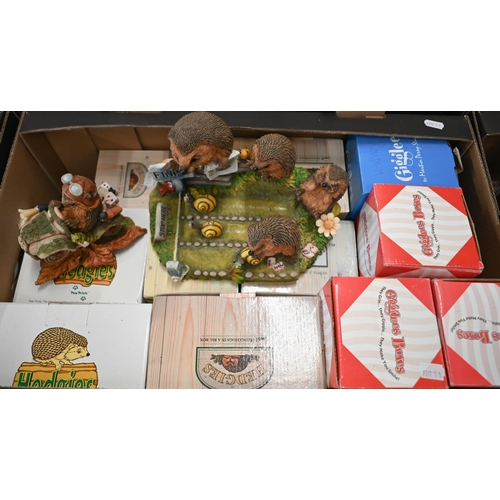 96 - L - A collection of mostly boxed 'Hedgies' figurines to/w four boxed 'Gigglees Boxes' and a collecti... 