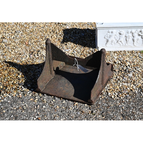 42 - An antique iron boot scraper, a/f, 35 cm wide x 27 cm high