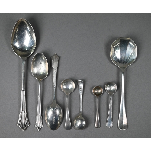 122 - Various Georgian and later silver teaspoons, coffee spoons, salt spoons, etc., 10oz gross total (inc... 