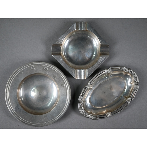 162 - A small silver Armada dish, London 1975 and a smaller example 1988, a small ashtray and a pin-dish, ... 