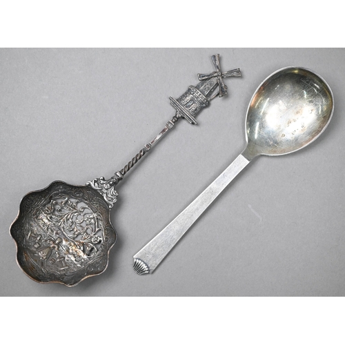 182 - A Danish design Sterling preserve spoon with shell finial, Hand Hansen, 15cm long, to/w a Dutch .833... 