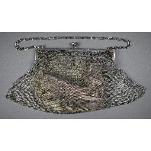 198 - A silver mesh evening bag with chamois leather lining, Chester import 1915, to/w a similar ep coin-p... 