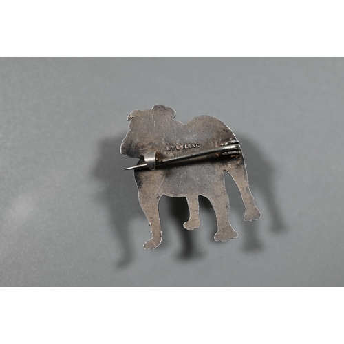 210 - A Sterling silver brooch cast in relief as a standing bulldog, 2.7 x 2.5 cm