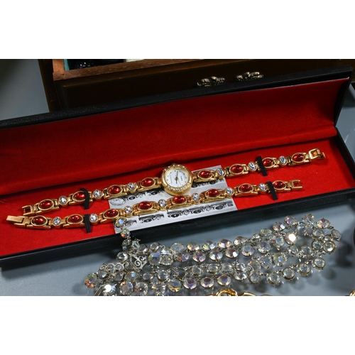 287 - A collection of vintage and later costume jewellery including bead necklaces, brooches, etc (2 boxes... 