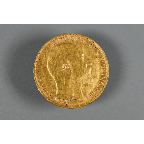 332 - An Edward VII gold half sovereign dated 1902