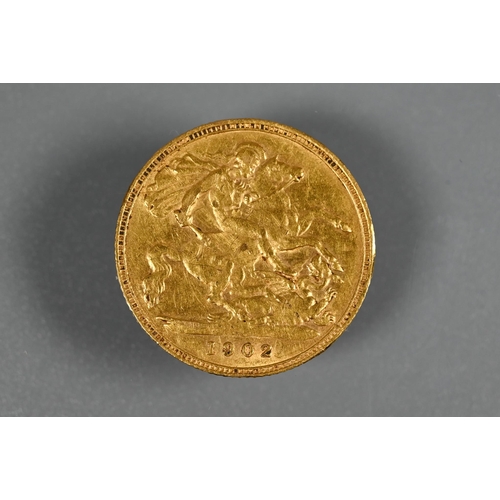 332 - An Edward VII gold half sovereign dated 1902