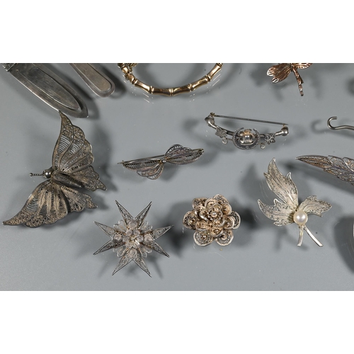 347 - A collection of mainly white metal jewellery including wide Niello hinged cuff, stamped Siam Silver;... 