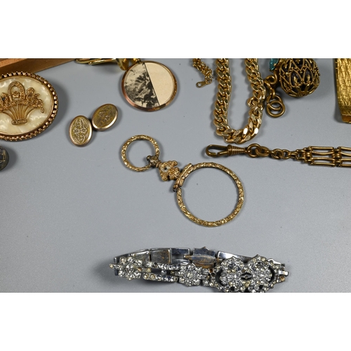 368 - A collection of vintage jewellery including gilt metal, beads, brooches, necklaces etc