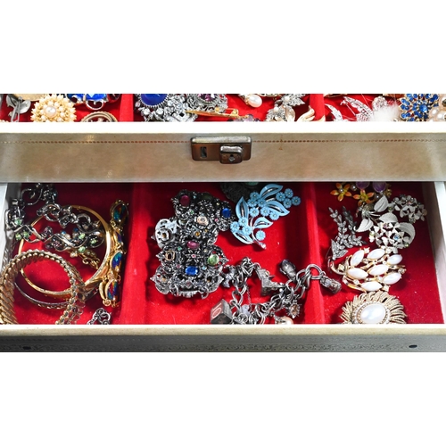 370 - Jewel box containing large collection of vintage costume jewellery mainly comprising earrings and br... 