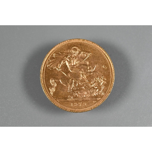 384 - An Elizabeth II gold sovereign dated 1979