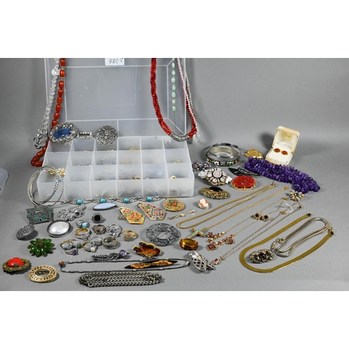 386 - Collection of various fashion and costume jewellery comprising bracelets, necklaces, paste-set rings... 