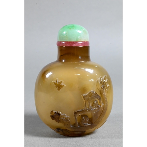 474 - A large Chinese Suzou agate snuff bottle (possibly Zhitling school) 1750-1850, Qing dynasty, finely ... 