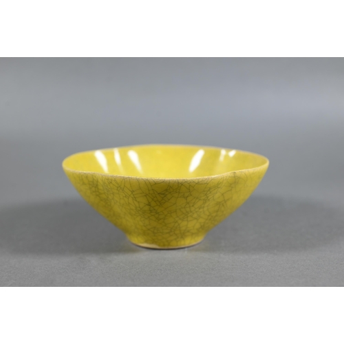 476 - A 20th century Chinese Ge style yellow quatrafoil bowl evenly covered with a finely crackled lemon y... 